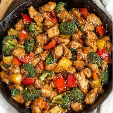 Easy chicken stir fry with colorful vegetables in a pan