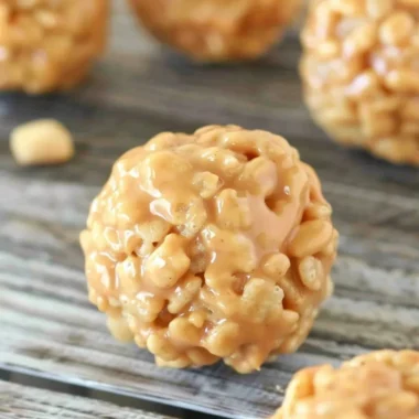 Nutritious peanut butter balls, a tasty no-bake snack for everyone.