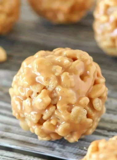 Nutritious peanut butter balls, a tasty no-bake snack for everyone.